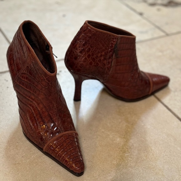 NWOT authentic crocodile leather brown booties - Picture 10 of 10